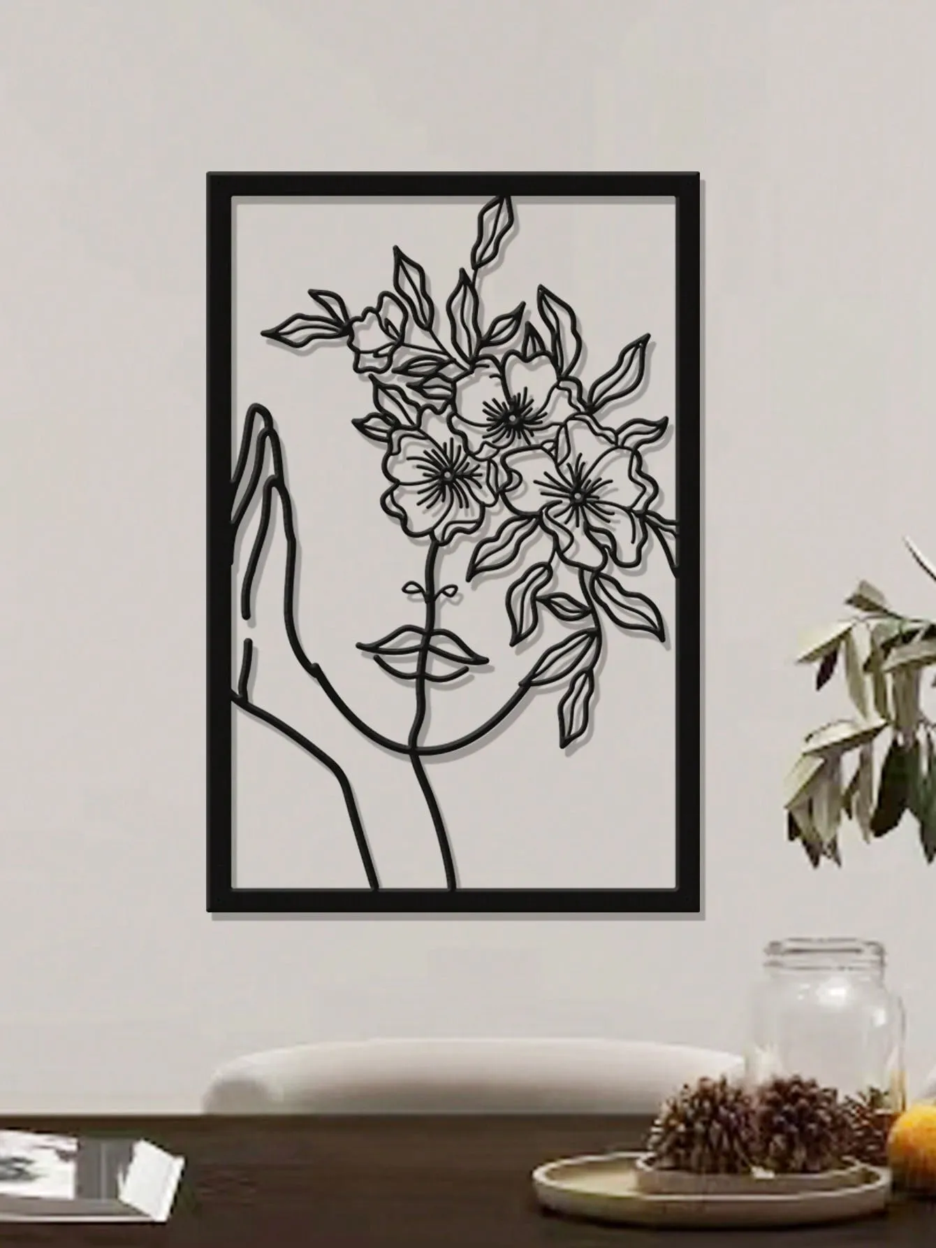 Abstract Female Figure Line Metal Art Wall Decor : A Romantic Touch for Your Home