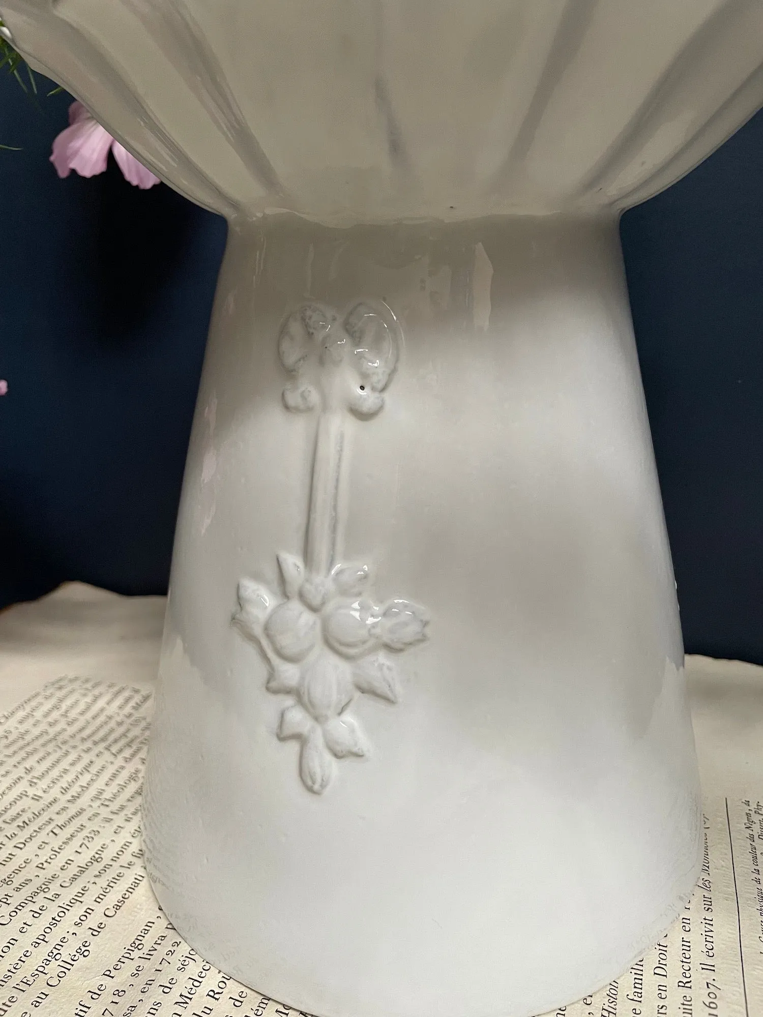 Astier de Villatte Marguerite Vase